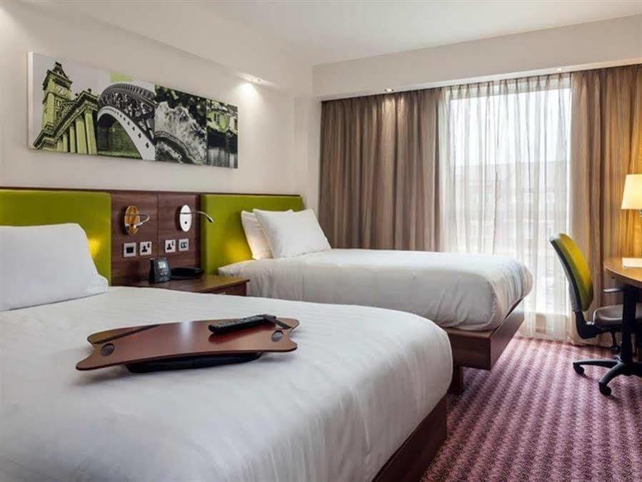 Hampton By Hilton Birmingham Jewellery Quarter Hotell Exteriör bild